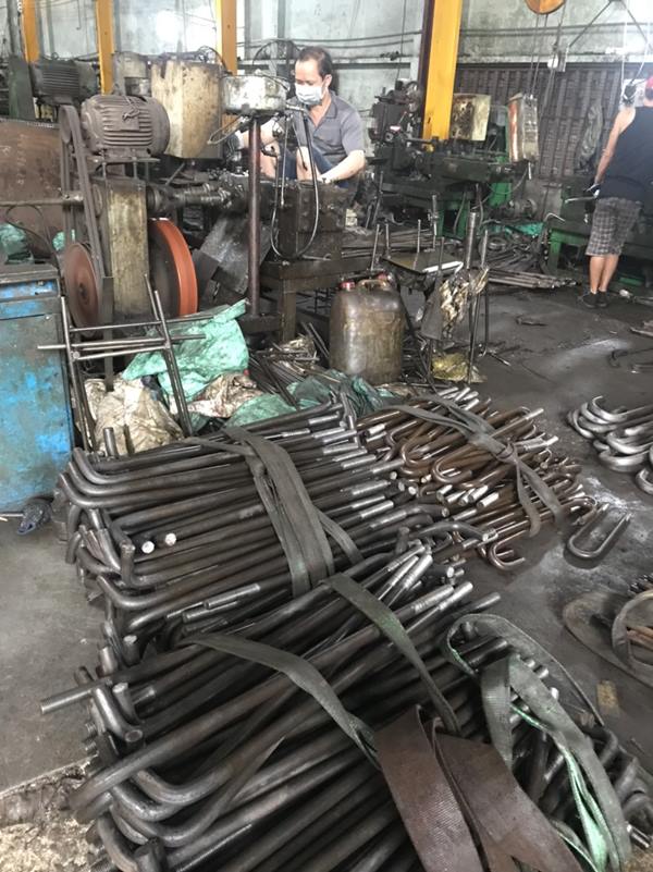 bulong neo móng bẻ J
